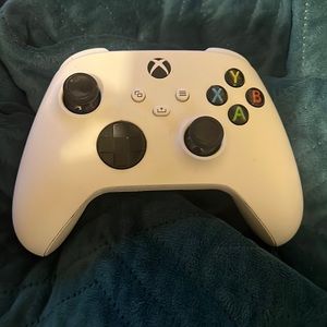 Used backless Bluetooth white Xbox controller